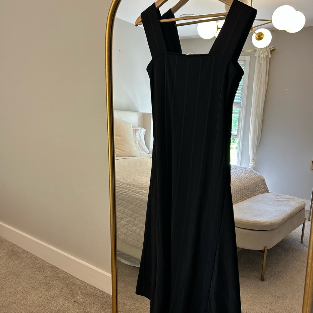 Elegant Black Sleeveless Dress